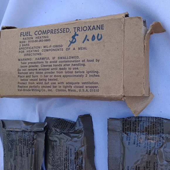 Fuel, compressed, trioxane. Three bars for heating components of a meal. G202 - Picture 3 of 3